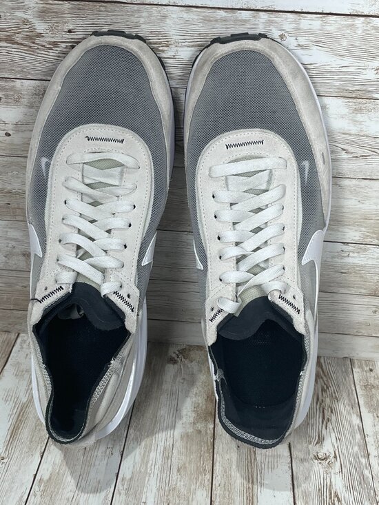 Athletic_Shoes